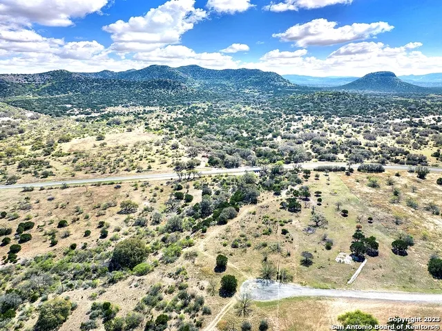 316 Robin Rd Camp Wood, TX 78833