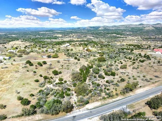 316 Robin Rd Camp Wood, TX 78833