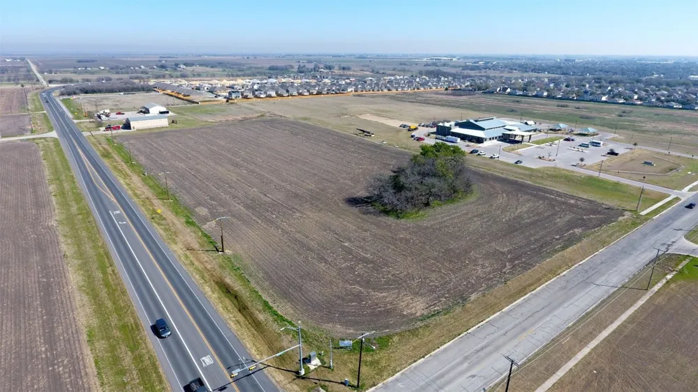 709 Carlos G Parker Boulevard NW Taylor, TX 76574
