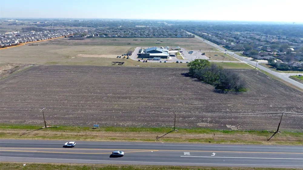 709 Carlos G Parker Boulevard NW Taylor, TX 76574
