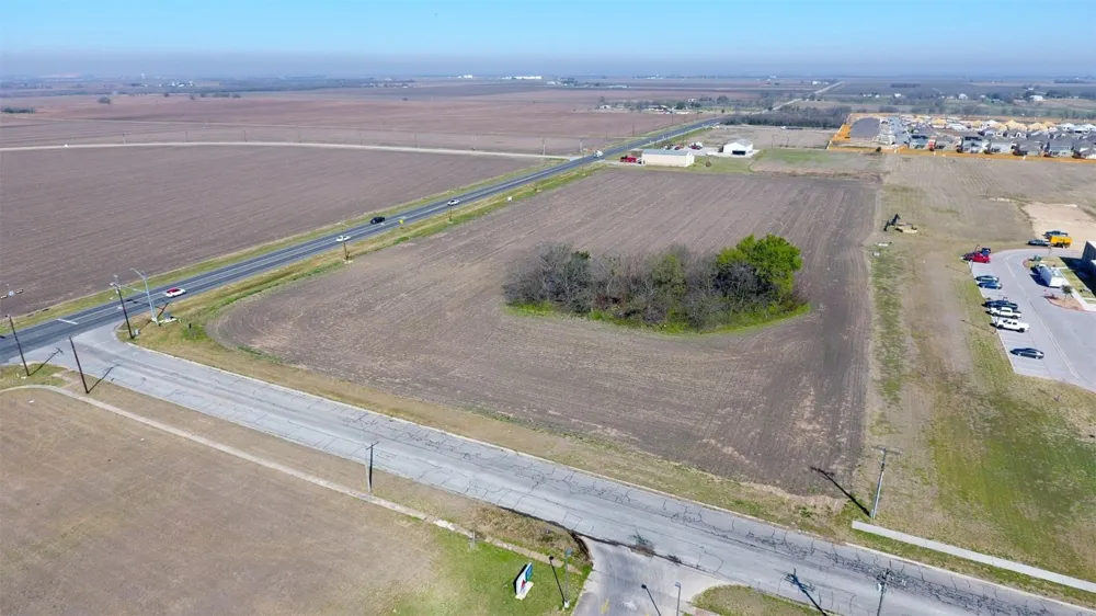 709 Carlos G Parker Boulevard NW Taylor, TX 76574