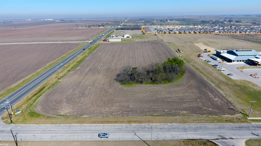 709 Carlos G Parker Boulevard NW Taylor, TX 76574