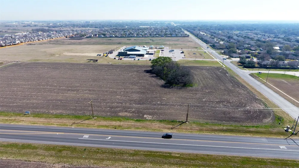 709 Carlos G Parker Boulevard NW Taylor, TX 76574