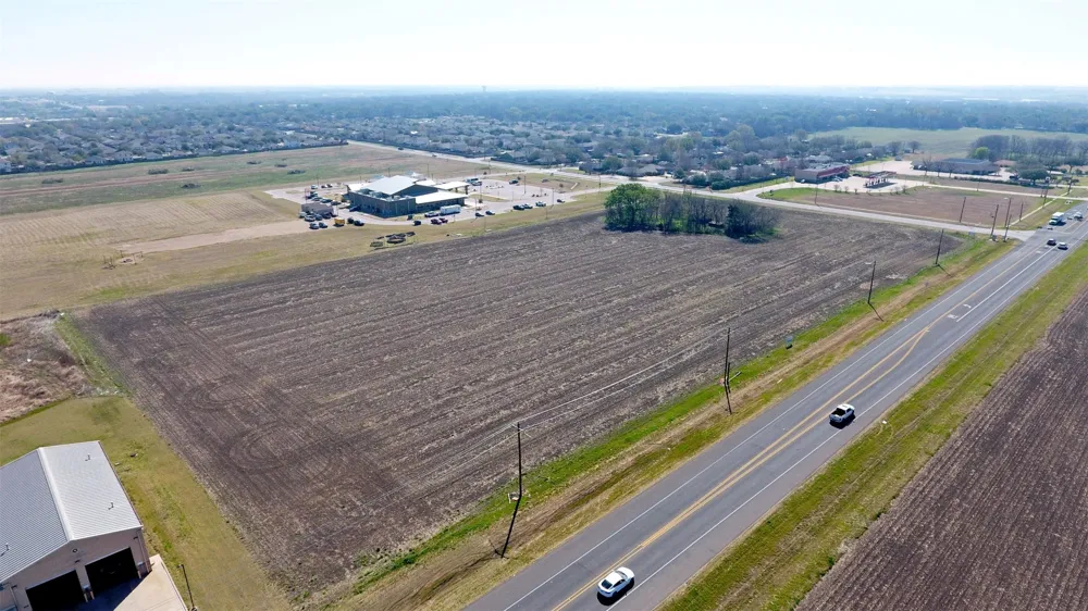 709 Carlos G Parker Boulevard NW Taylor, TX 76574