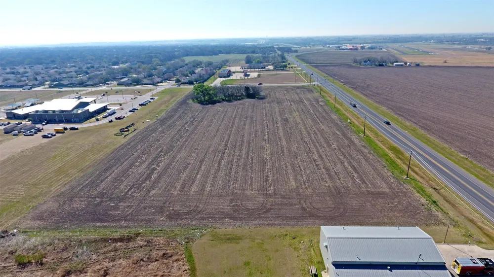 709 Carlos G Parker Boulevard NW Taylor, TX 76574