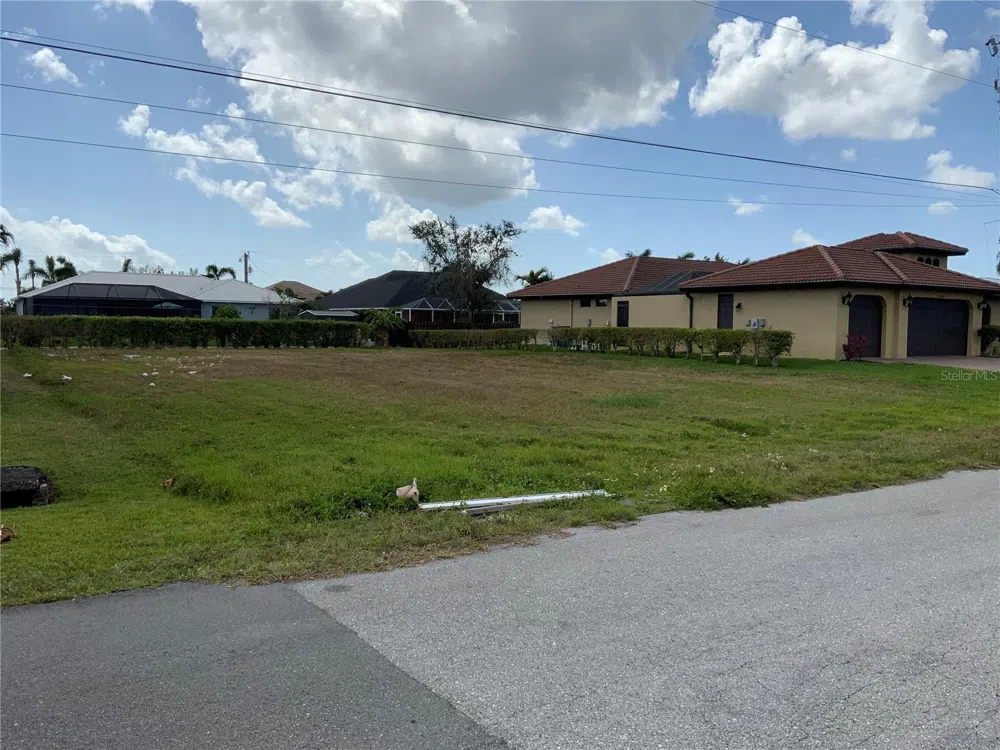 2510 MIRACLE PARKWAY Cape Coral, FL 33914