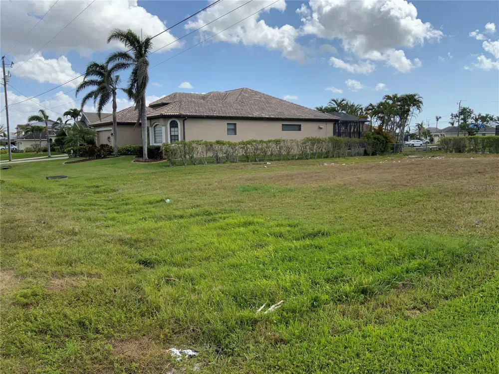 2510 MIRACLE PARKWAY Cape Coral, FL 33914