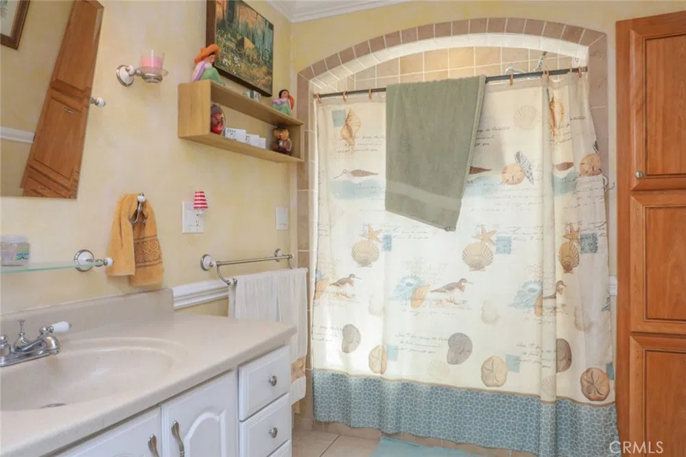 11421 Barclay Drive Garden Grove, CA 92841