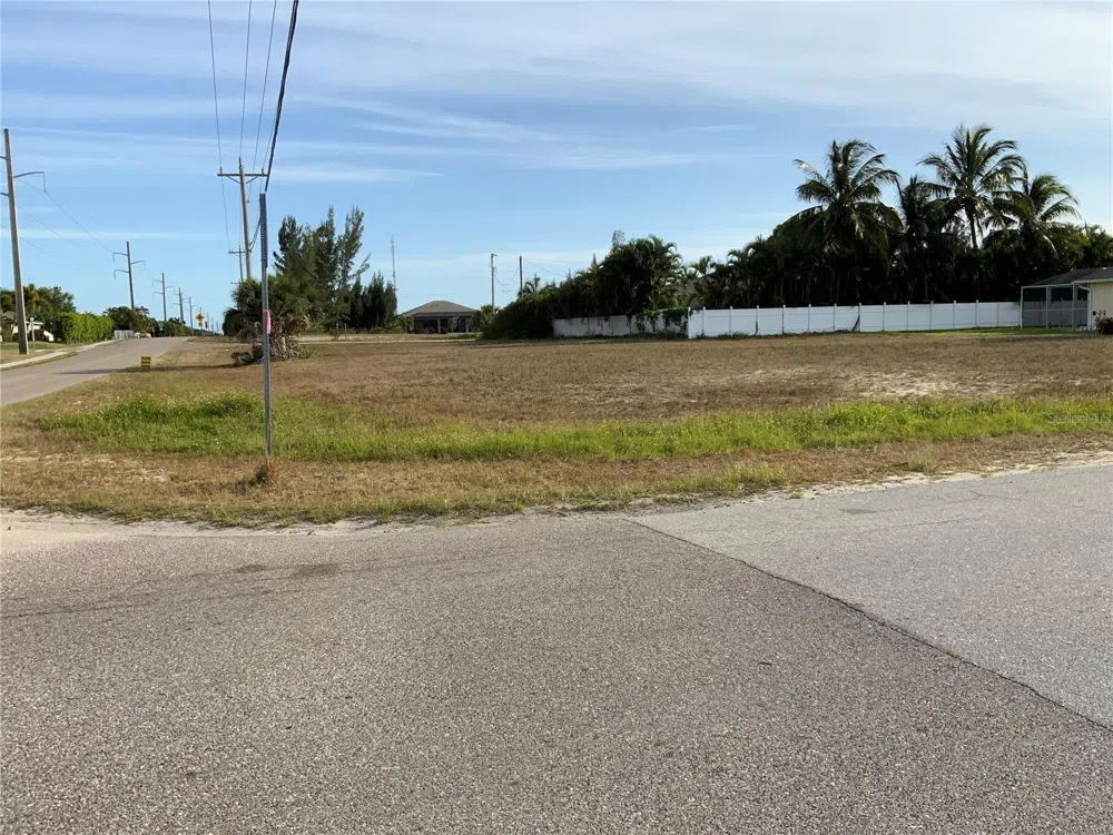 2000 SW 28TH TERRACE Cape Coral, FL 33914