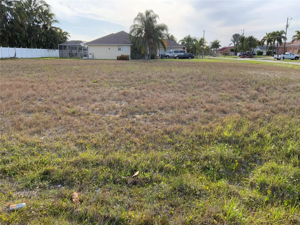 2000 SW 28TH TERRACE Cape Coral, FL 33914