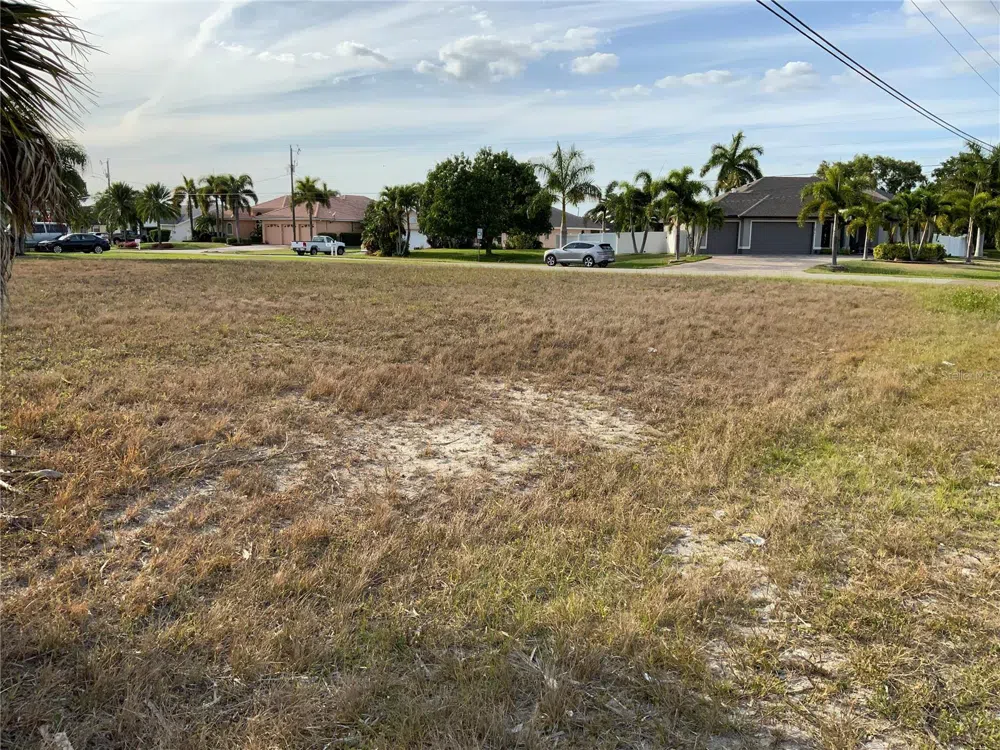 2000 SW 28TH TERRACE Cape Coral, FL 33914