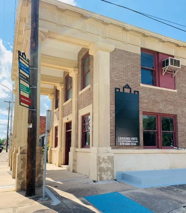 120 E 1st Street #1-5 Cameron, TX 76520