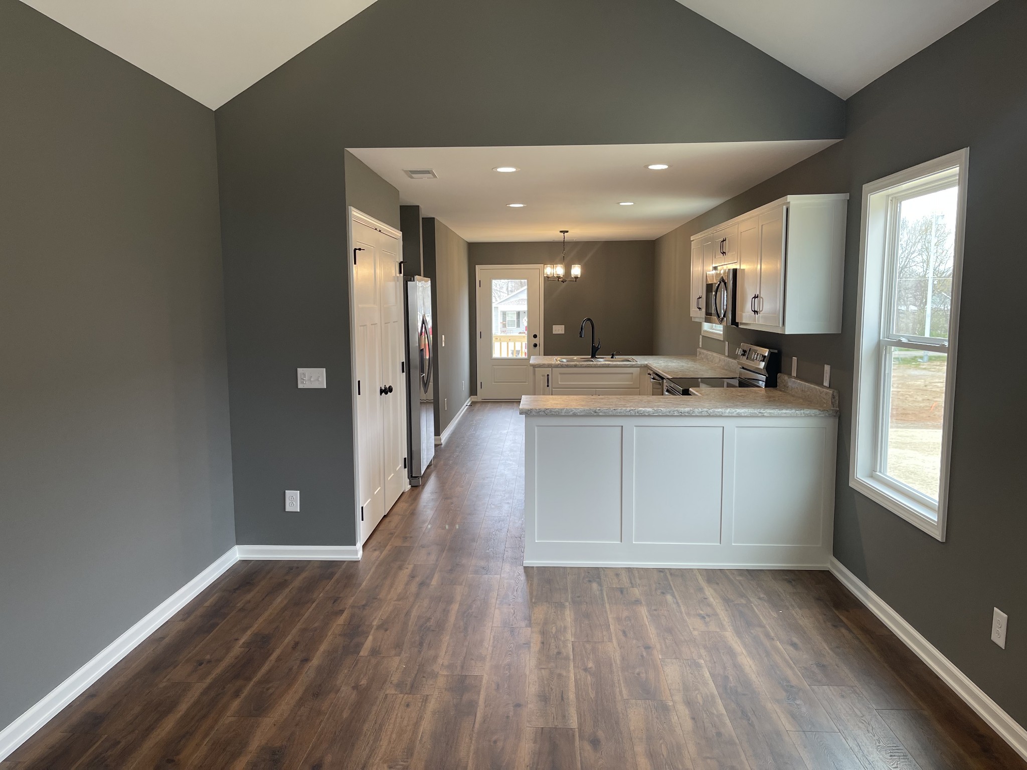 405 Church St Portland, TN 37148