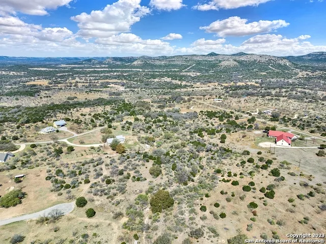 321 Robin Rd Camp Wood, TX 78833