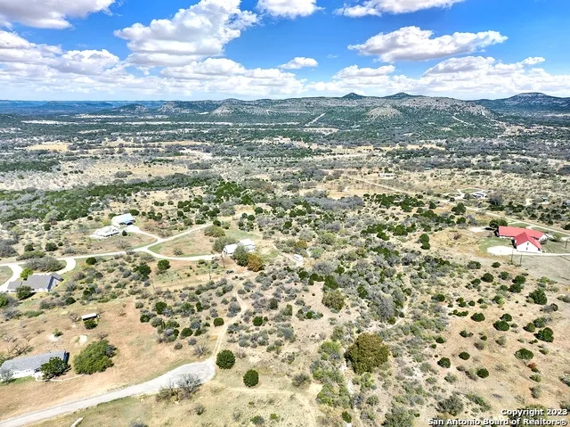 321 Robin Rd Camp Wood, TX 78833