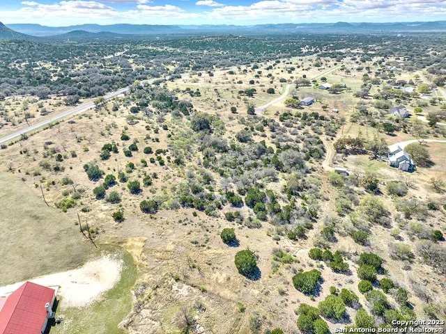 321 Robin Rd Camp Wood, TX 78833