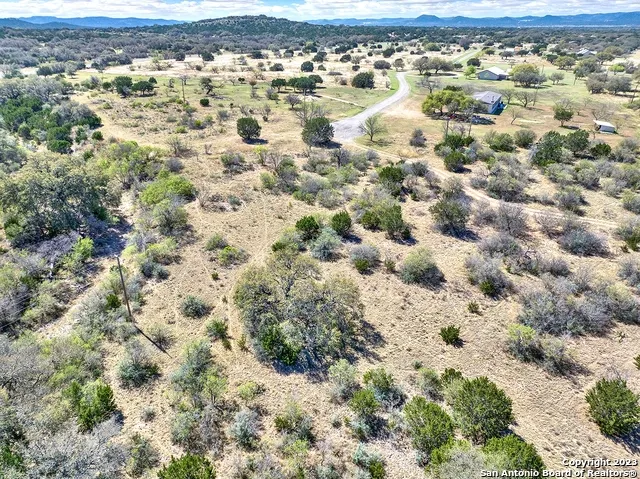 321 Robin Rd Camp Wood, TX 78833