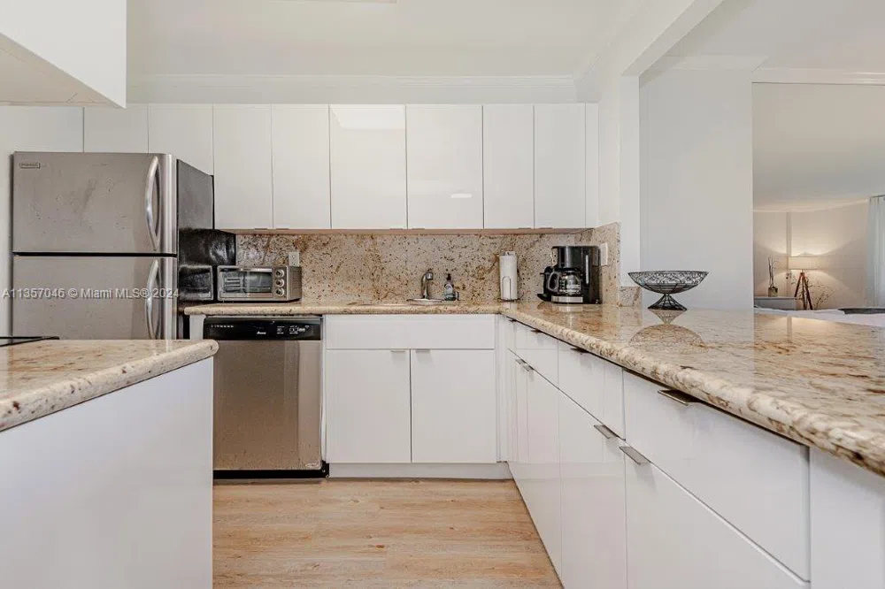 2301 Collins Ave #842 Miami Beach, FL 33139