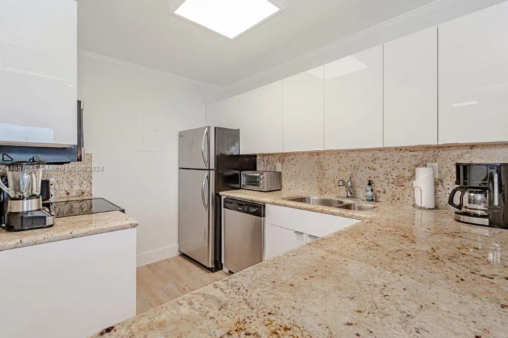 2301 Collins Ave #842 Miami Beach, FL 33139