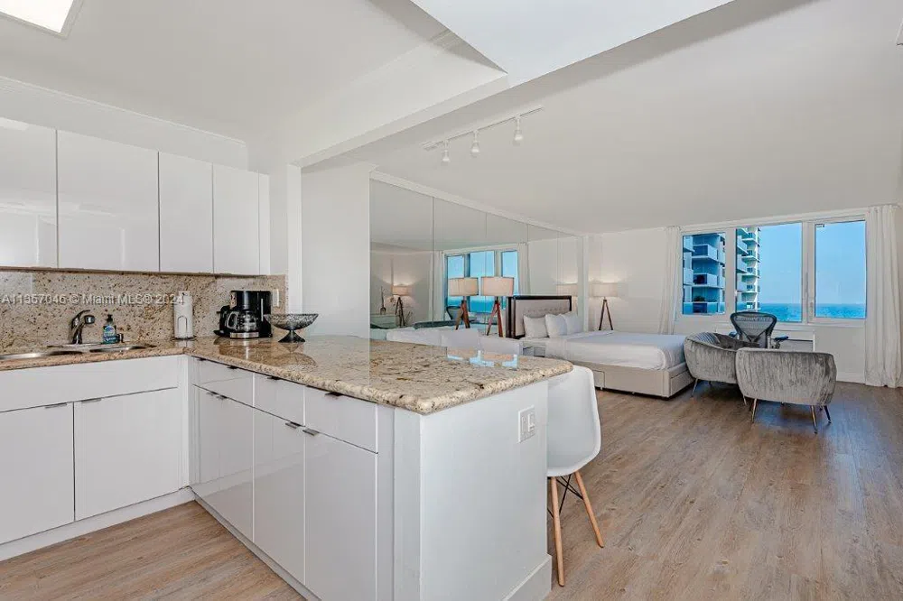 2301 Collins Ave #842 Miami Beach, FL 33139