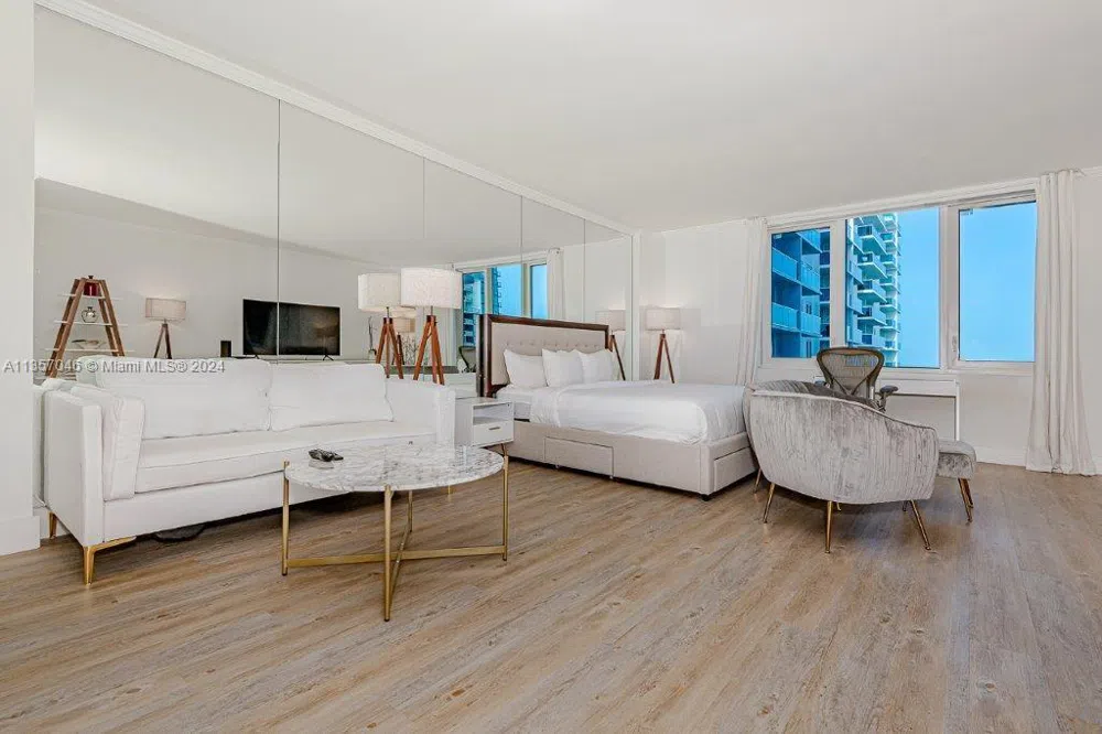 2301 Collins Ave #842 Miami Beach, FL 33139