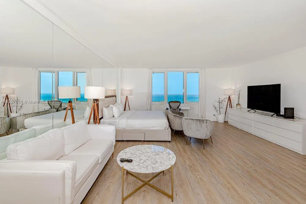 2301 Collins Ave #842 Miami Beach, FL 33139