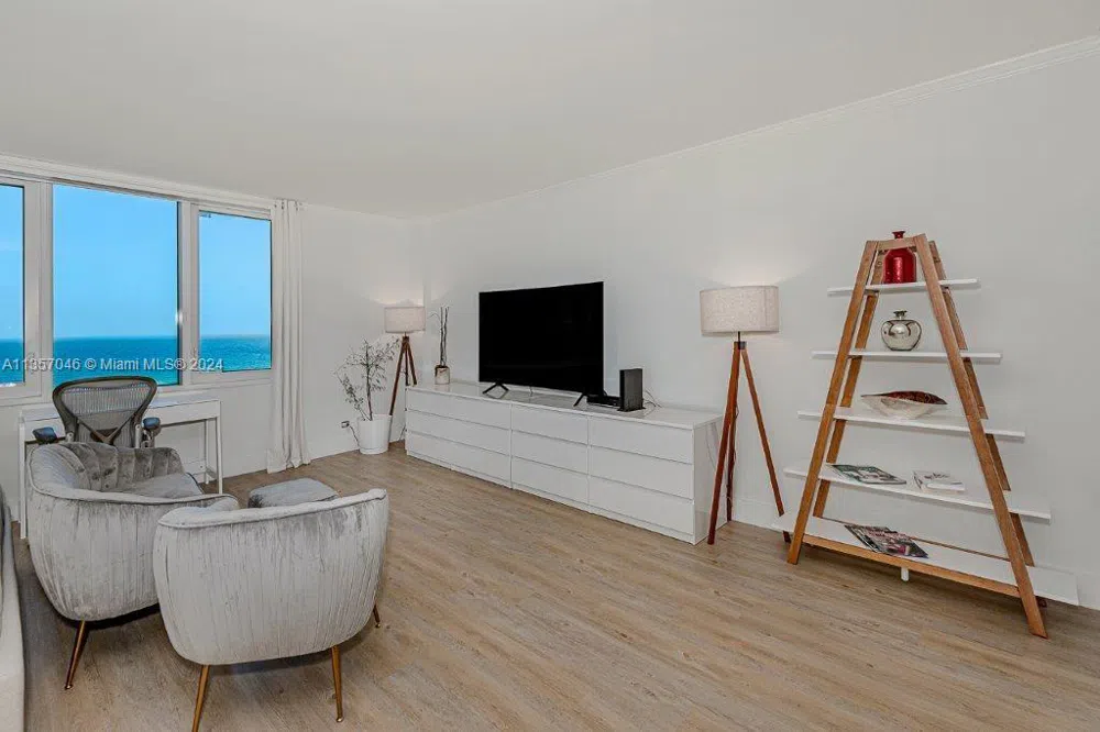 2301 Collins Ave #842 Miami Beach, FL 33139