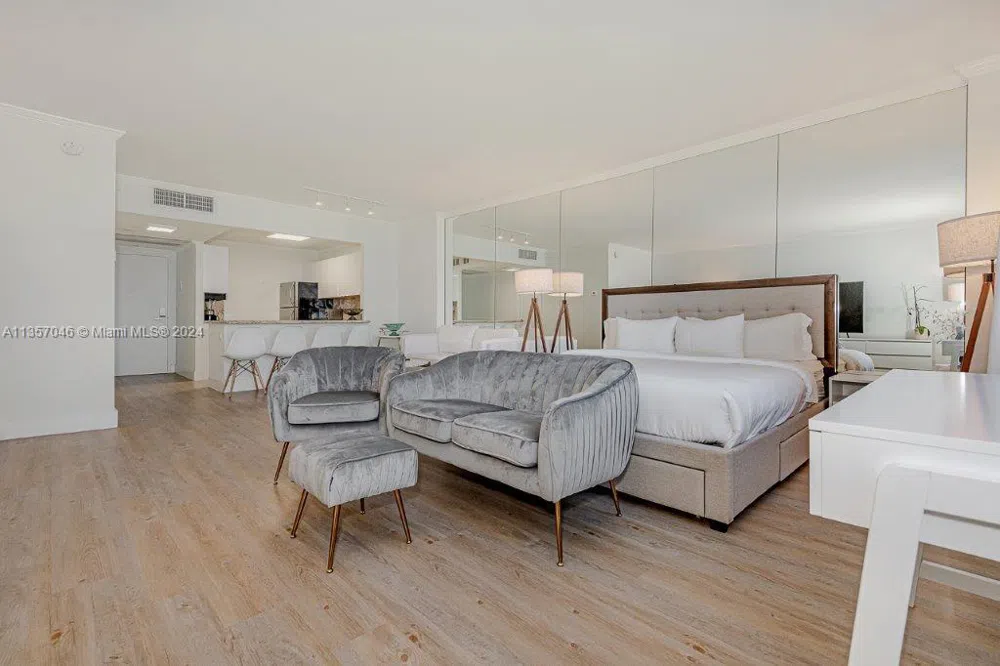 2301 Collins Ave #842 Miami Beach, FL 33139