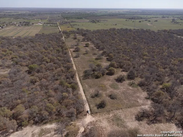 8765 US Highway 87 W La Vernia, TX 78121