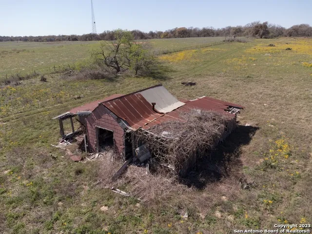 8765 US Highway 87 W La Vernia, TX 78121