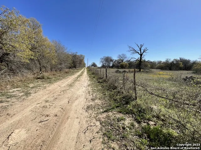 8765 US Highway 87 W La Vernia, TX 78121