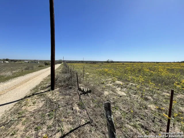8765 US Highway 87 W La Vernia, TX 78121