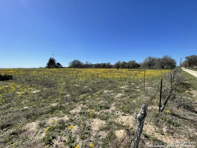 8765 US Highway 87 W La Vernia, TX 78121