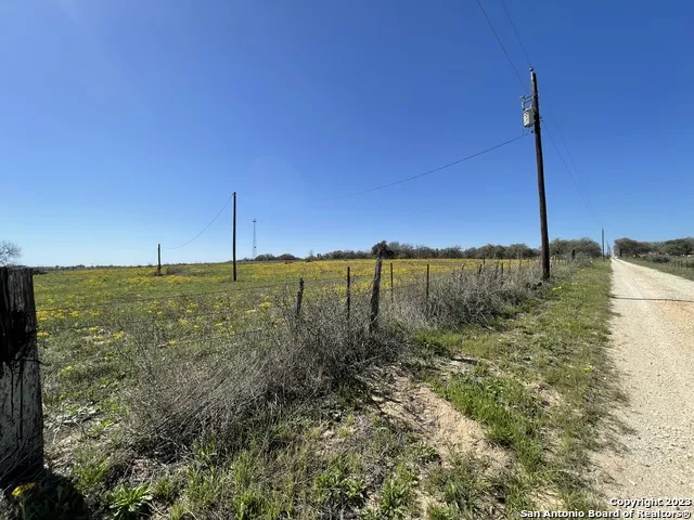 8765 US Highway 87 W La Vernia, TX 78121