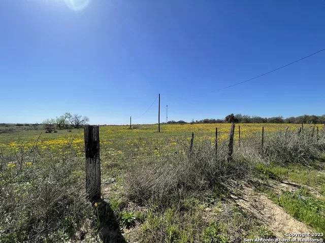 8765 US Highway 87 W La Vernia, TX 78121