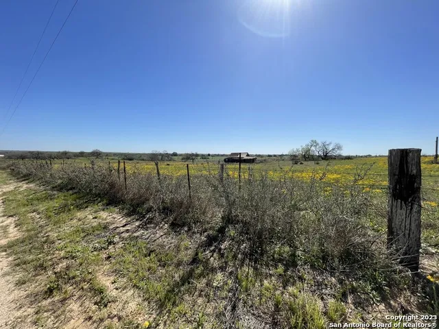 8765 US Highway 87 W La Vernia, TX 78121