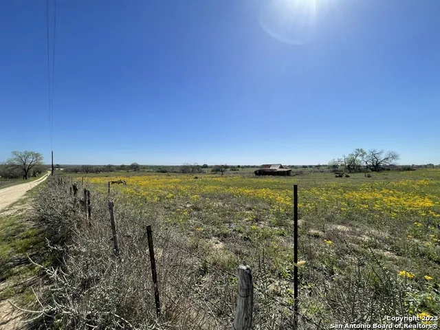 8765 US Highway 87 W La Vernia, TX 78121