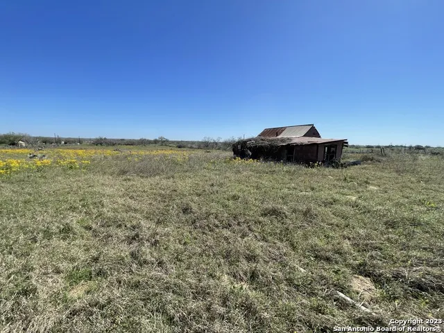 8765 US Highway 87 W La Vernia, TX 78121