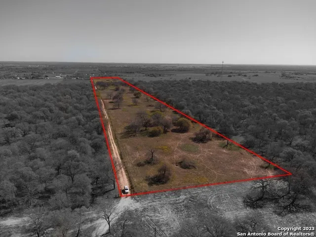 8765 US Highway 87 W La Vernia, TX 78121