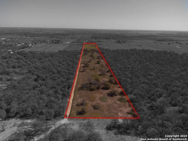 8765 US Highway 87 W La Vernia, TX 78121