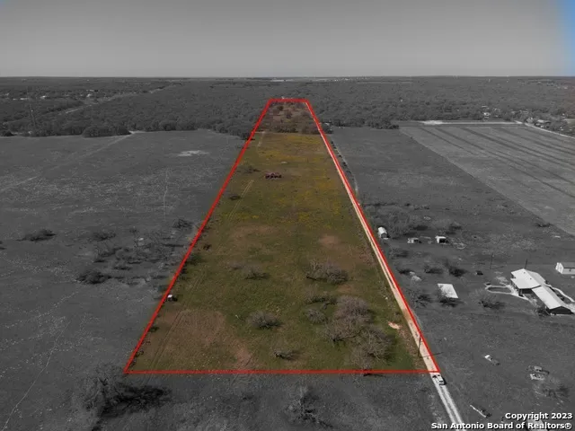 8765 US Highway 87 W La Vernia, TX 78121