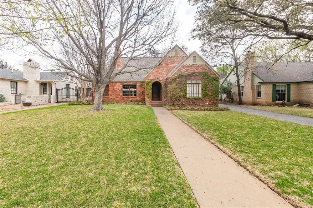 3624 Westcliff Road S Fort Worth, TX 76109