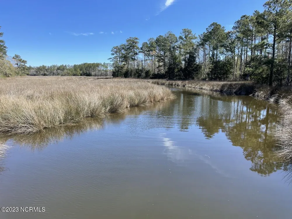 330, 211 Garbacon Drive Beaufort, NC 28516