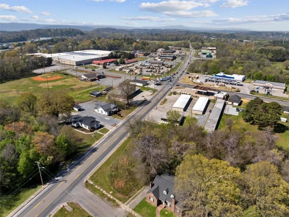 207 River Street Calhoun, GA 30701
