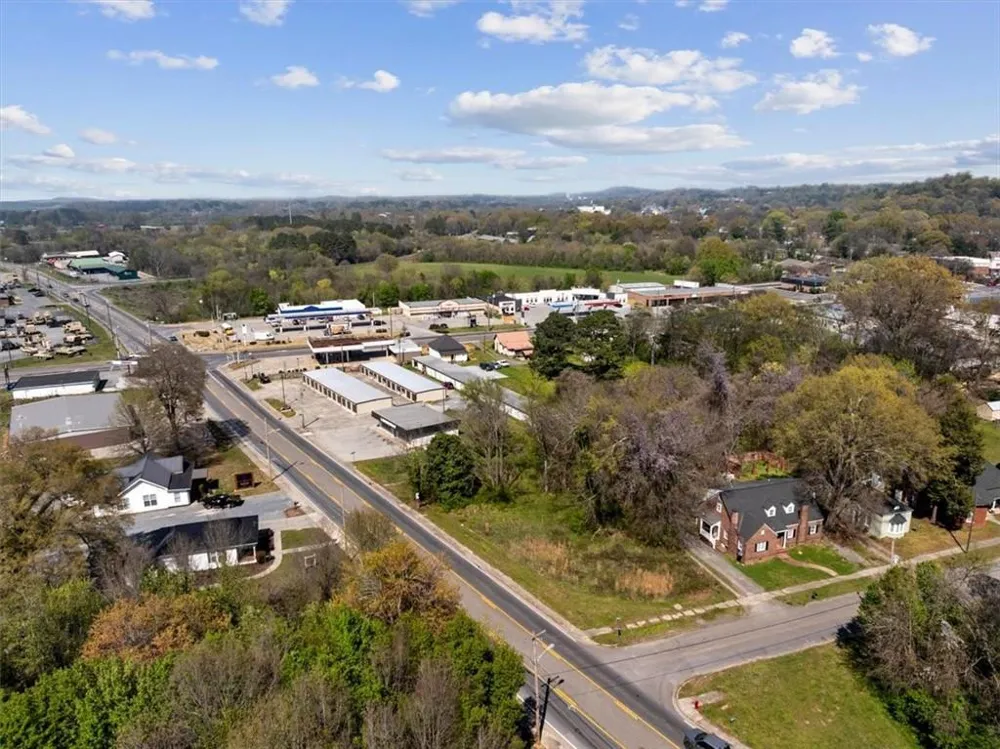 207 River Street Calhoun, GA 30701