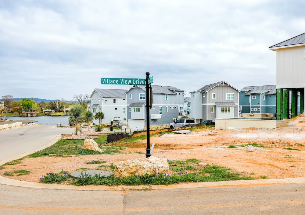 104 village view dr Kingsland, TX 78639