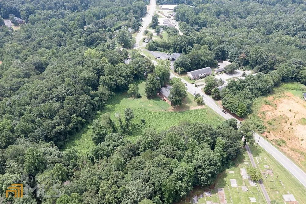 1562 Central AVE Demorest, GA 30535