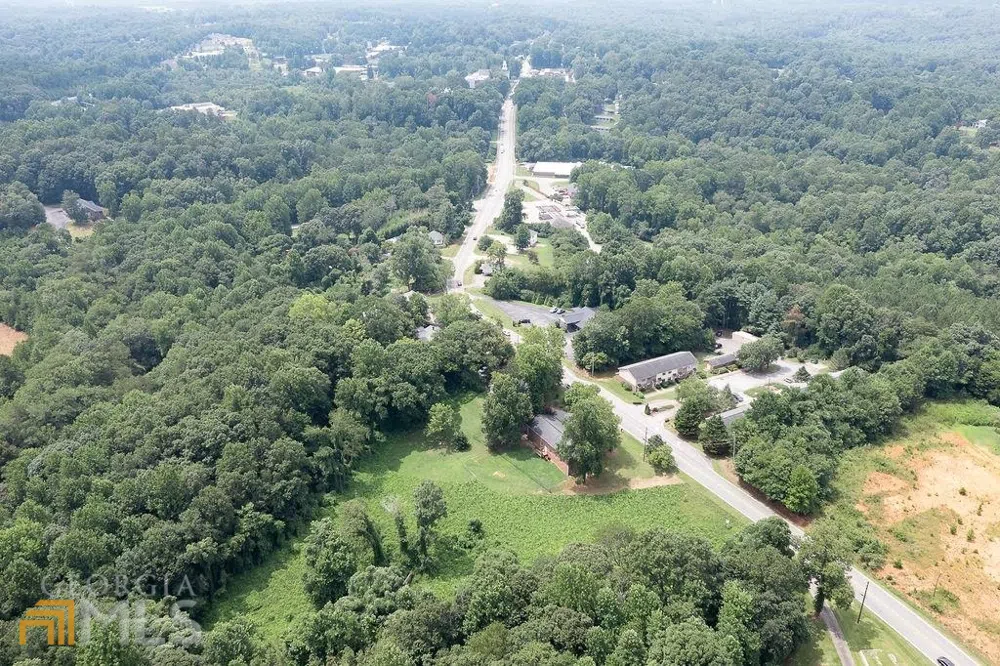 1562 Central AVE Demorest, GA 30535