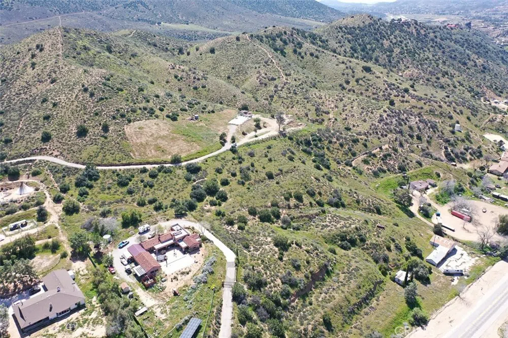 Sierra Highway Agua Dulce, CA 91350