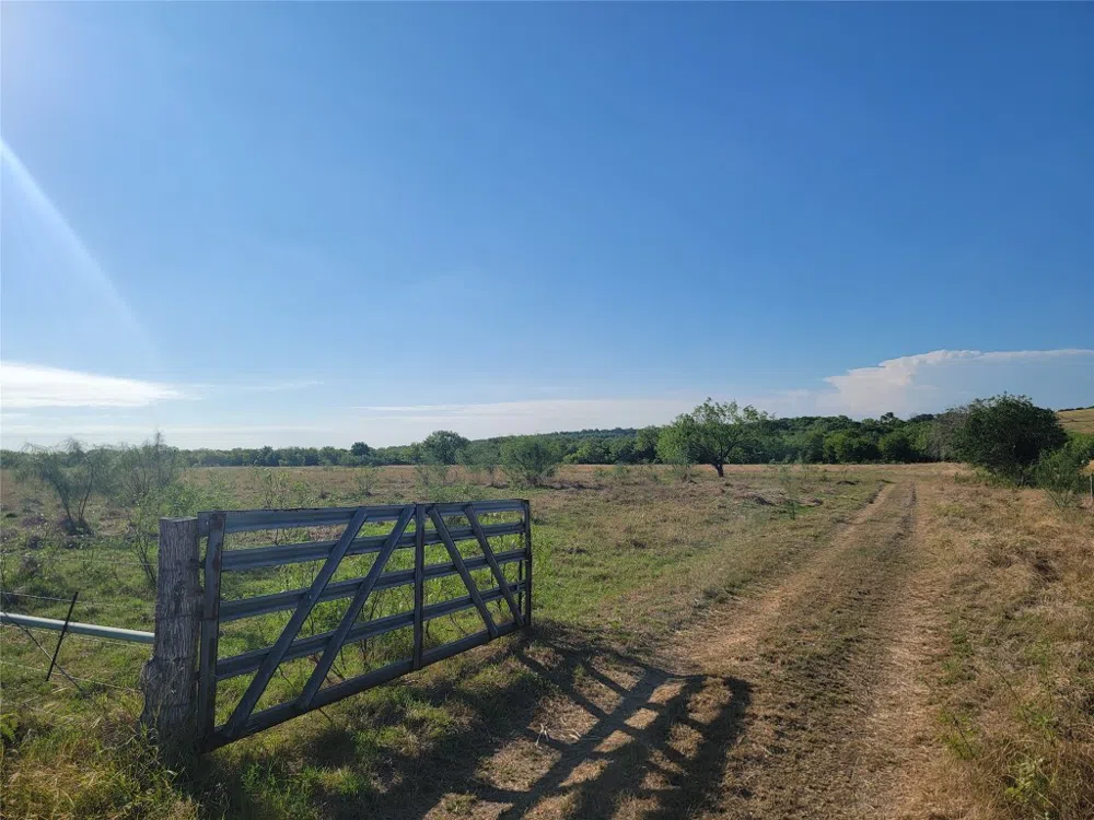 105 Black Ankle Road Lockhart, TX 78644